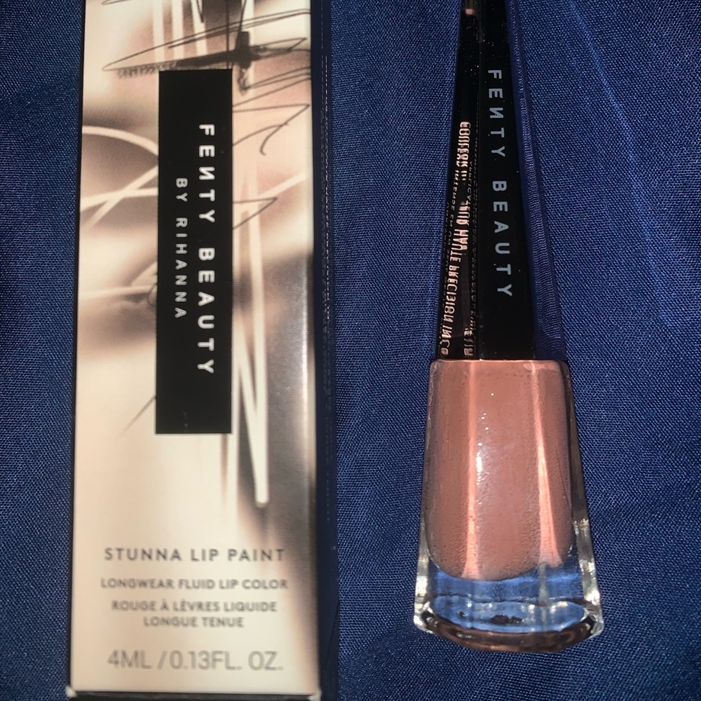 FENTY—Stunna Lip Paint—shade: unbutton 02